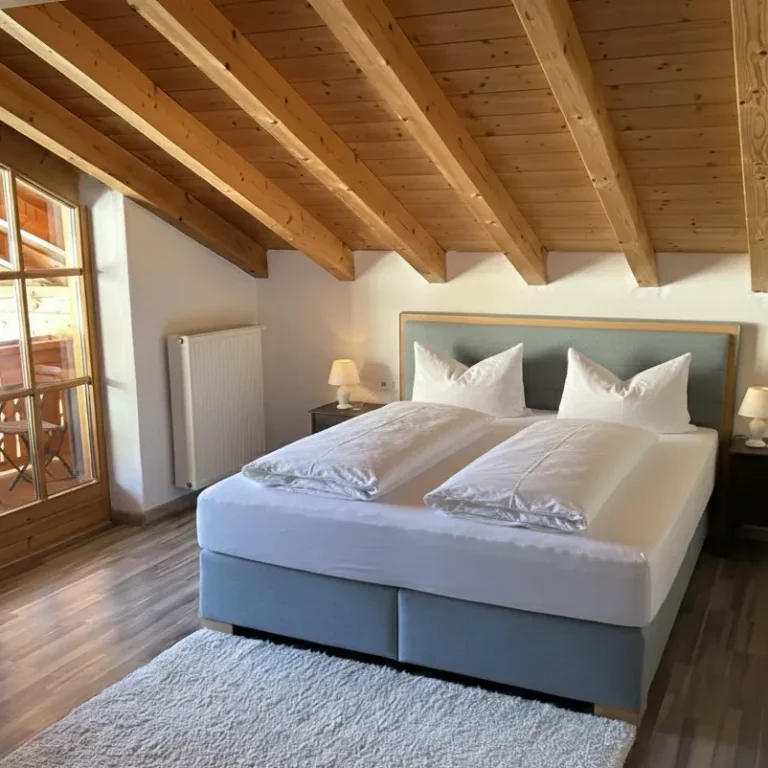 geraumiges Schlafzimmer in der Loft ferienwohung Edelweiss. Perfekt fuer Familien und Freunde in Reit im Winkl, Bayern